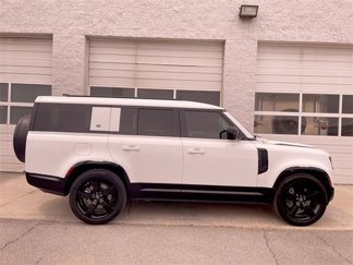 Used 2024 Land Rover Defender 130 X-Dynamic SE image 1