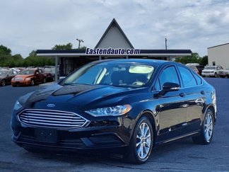 Used 2017 Ford Fusion SE w/ Fusion SE Technology Package image 1