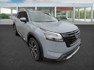 New 2025 Nissan Pathfinder Platinum image 1