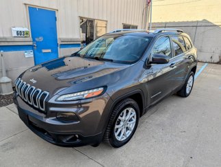 Used 2017 Jeep Cherokee Latitude w/ Safety/Convenience Group image 1