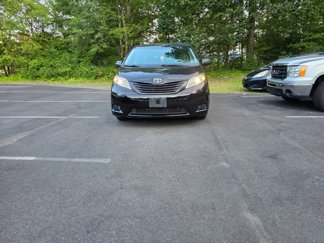 Used 2013 Toyota Sienna L image 1