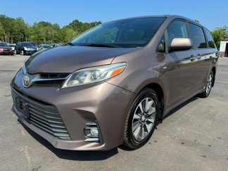 Used 2018 Toyota Sienna XLE image 1