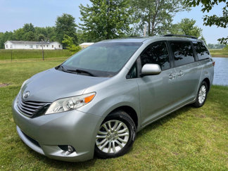 Used 2016 Toyota Sienna XLE image 1