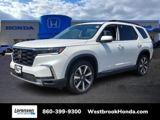 New 2025 Honda Pilot Touring image 1