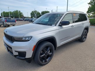 Used 2022 Jeep Grand Cherokee L Laredo image 1