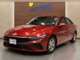 Used 2024 Hyundai Elantra SE image 1