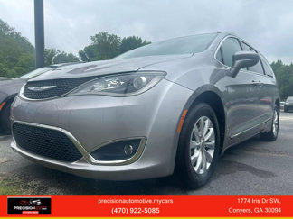 Used 2017 Chrysler Pacifica Touring-L image 1