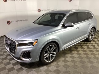 Certified 2025 Audi SQ7 Prestige image 1