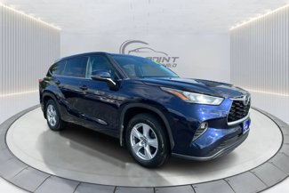 Used 2022 Toyota Highlander LE image 1