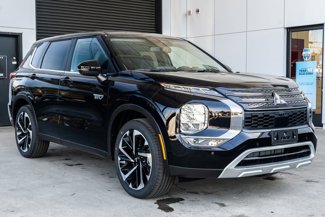 New 2025 Mitsubishi Outlander SE image 1