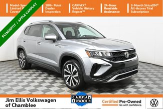 Certified 2024 Volkswagen Taos SE image 1