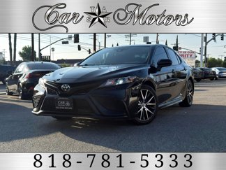 Used 2021 Toyota Camry SE image 1