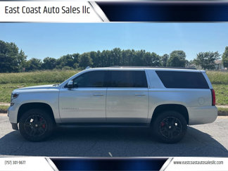 Used 2019 Chevrolet Suburban LT image 1
