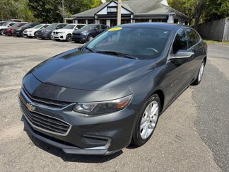 Used 2017 Chevrolet Malibu LT image 1