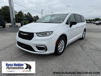 New 2026 Chrysler Pacifica Select image 1