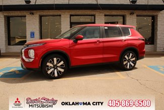 New 2025 Mitsubishi Outlander SE image 1
