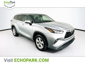 Used 2024 Toyota Highlander LE image 1