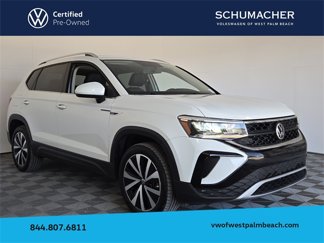 Certified 2022 Volkswagen Taos SE image 1