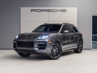 Used 2025 Porsche Cayenne image 1