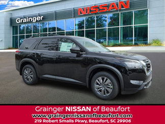 New 2025 Nissan Pathfinder SV image 1