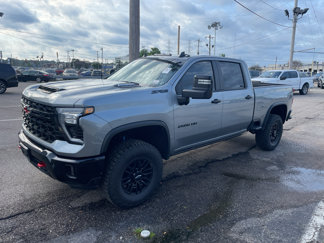 Used 2024 Chevrolet Silverado 2500 ZR2 w/ Technology Package image 1