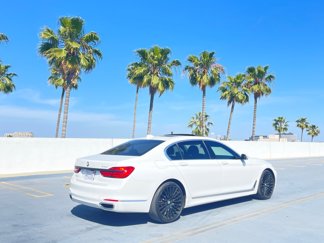 Used 2018 BMW 740i image 1