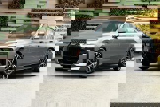 New 2025 BMW 750e xDrive w/ Executive Package image 1