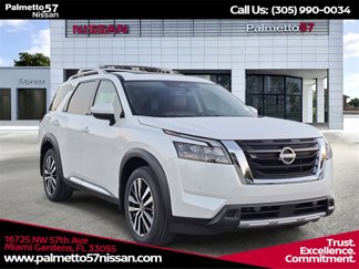 New 2025 Nissan Pathfinder Platinum image 1