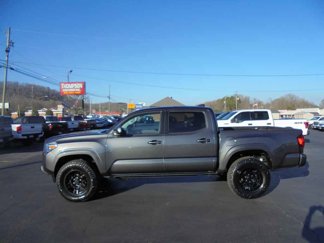 Used 2019 Toyota Tacoma TRD Sport image 1