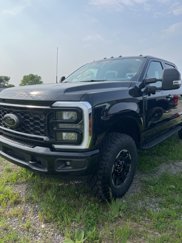 New 2025 Ford F250 4x4 Crew Cab Super Duty image 1
