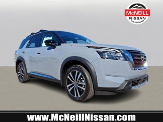 New 2025 Nissan Pathfinder Platinum image 1