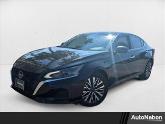 Used 2024 Nissan Altima 2.5 SV image 1