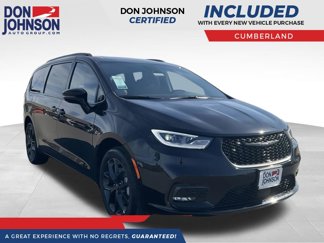 New 2025 Chrysler Pacifica Limited w/ Uconnect Theater Family Group image 1