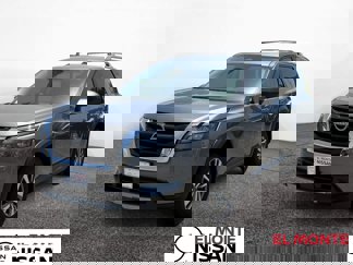 New 2025 Nissan Pathfinder SL image 1