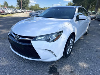 Used 2017 Toyota Camry SE image 1