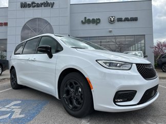 New 2025 Chrysler Pacifica Select image 1