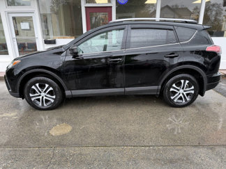 Used 2017 Toyota RAV4 LE image 1