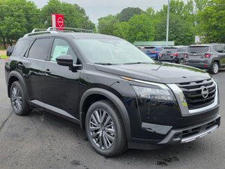 New 2025 Nissan Pathfinder SL w/ SL Premium Package image 1