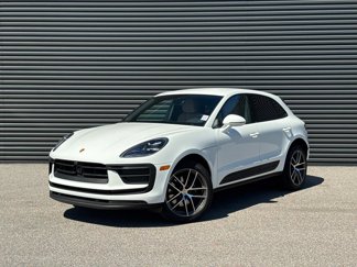 Certified 2023 Porsche Macan image 1