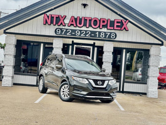Used 2017 Nissan Rogue SV image 1