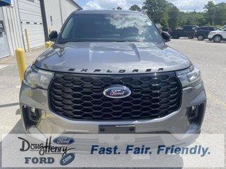 Used 2025 Ford Explorer ST-Line image 1