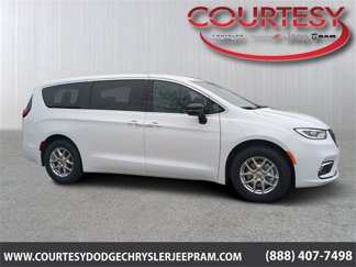 New 2025 Chrysler Pacifica Select image 1