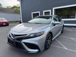 Used 2021 Toyota Camry SE image 1