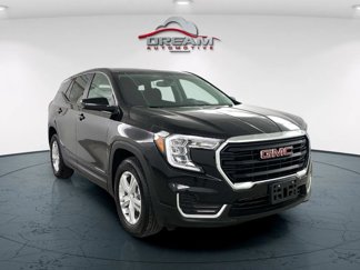 Used 2024 GMC Terrain SLE image 1