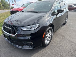 New 2026 Chrysler Pacifica Select image 1