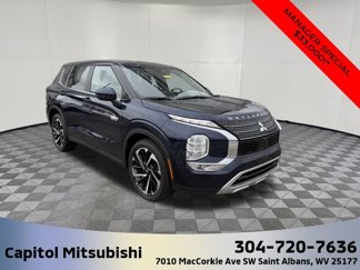 Used 2024 Mitsubishi Outlander SE image 1