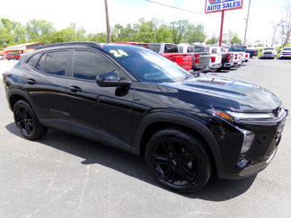Used 2024 Chevrolet Trax ACTIV w/ Driver Confidence Package image 1