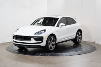 Certified 2025 Porsche Macan image 1
