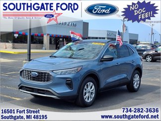 Used 2023 Ford Escape Active image 1