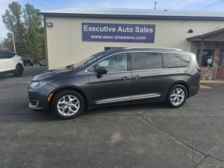 Used 2019 Chrysler Pacifica Touring-L Plus w/ Advanced Safetytec Group image 1